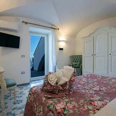 Primavera Villa Furore